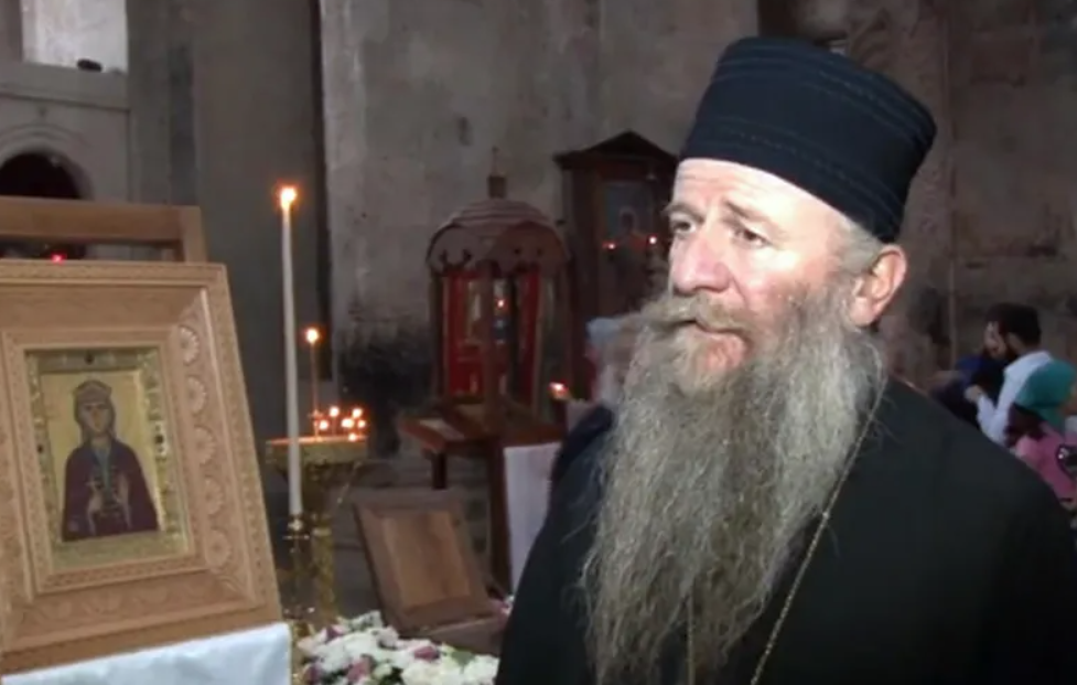 მეუფე დავითი – სინოდმა დავით გარეჯის საკითხზე იმსჯელა და დაადგინა, რომ საზღვრის ხაზი უნდა გაევლოს 1937-1938 წლებში აზომილი და შემუშავებული გეგმების საფუძველზე დაბეჭდილი 200 ათასიანი რუკების მიხედვით