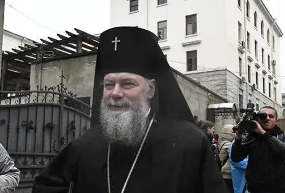 წმინდა სინოდმა განაჩინა, რომ მიტროპოლიტ პეტრეს ქმედებებს სინოდის მღვდელმთავრებისაგან დაკომპლექტებული კომისია შეისწავლის, რომელიც დასკვნას სინოდის სხდომას წარუდგენს