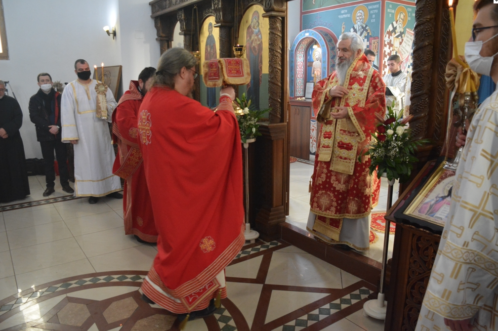 Владика Јован богослужио у цркви Свете Петке у Јагодини