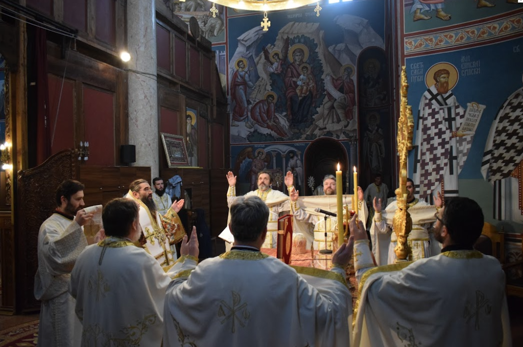 Владика Арсеније богослужио у Саборном храму у Нишу