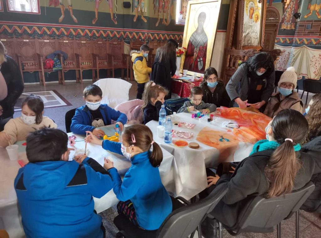 Atelier de mărţişoare şi storytelling la Parohia bucureşteană Huedin