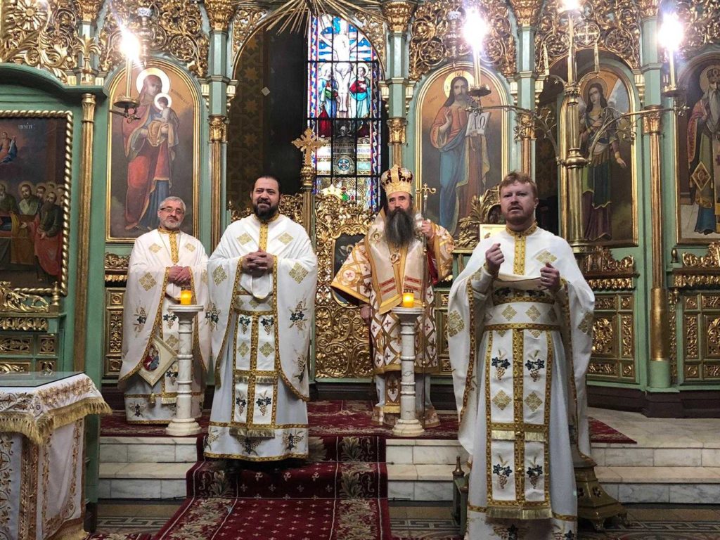 Episcopul Alexandriei a înălțat rugăciuni și a oferit daruri pentru persoanele cu deficiențe de auz