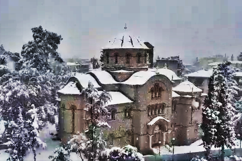 ΒΙΝΤΕΟ: Λευκή στο χιόνι η Αγία Τριάδα Νέας Φιλαδέλφειας