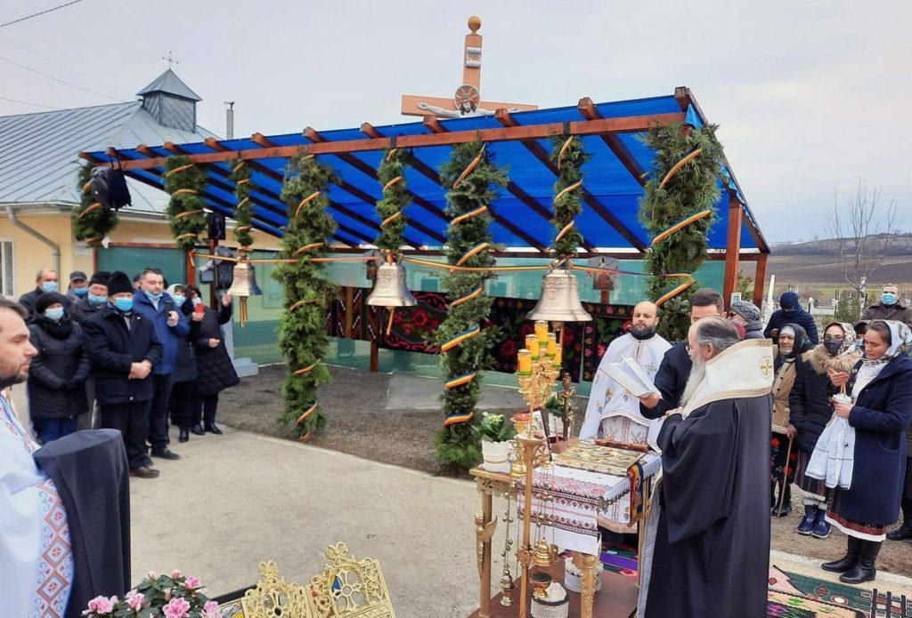 Clopotele Parohiei Pogonești au fost sfințite