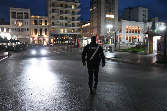 Covid-19: Το απόγευμα τα νέα μέτρα