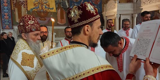 Aрхијерејска литургија у Требињу