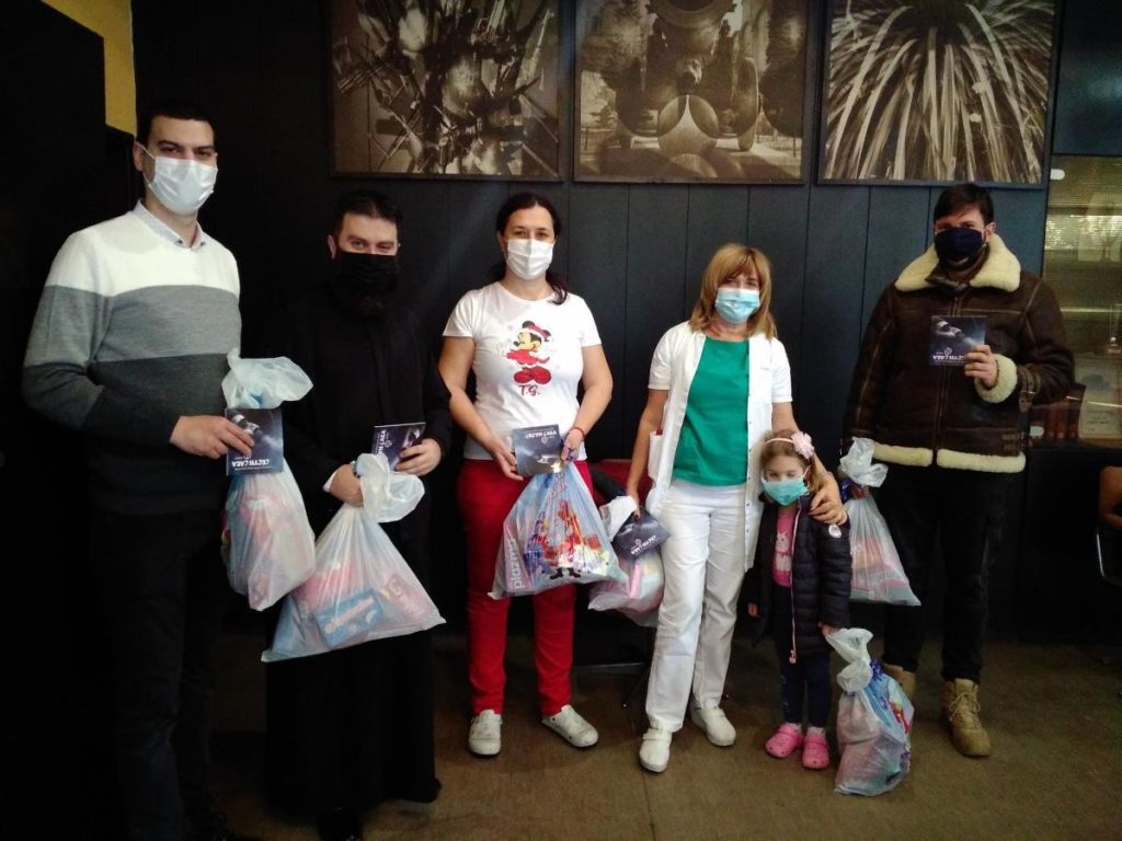 Ваљевска болница: Савиндански пакетићи за малишане на лечењу