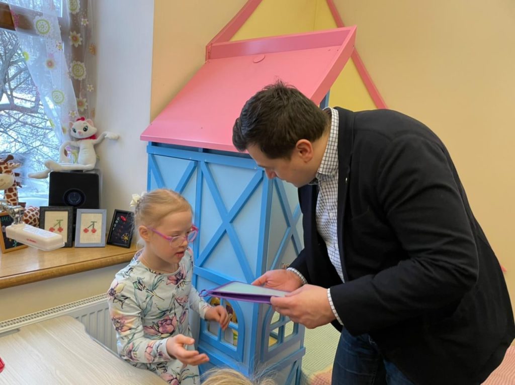 Победители конкурса «Лидеры России. Политика» посетили церковные социальные проекты