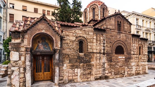 COVID-19: Στο “κόκκινο” άλλες τρεις περιοχές – Τι γίνεται στη Θεσσαλονίκη – Οι εκκλησίες, τα SMS και οι κωδικοί μετακίνησης