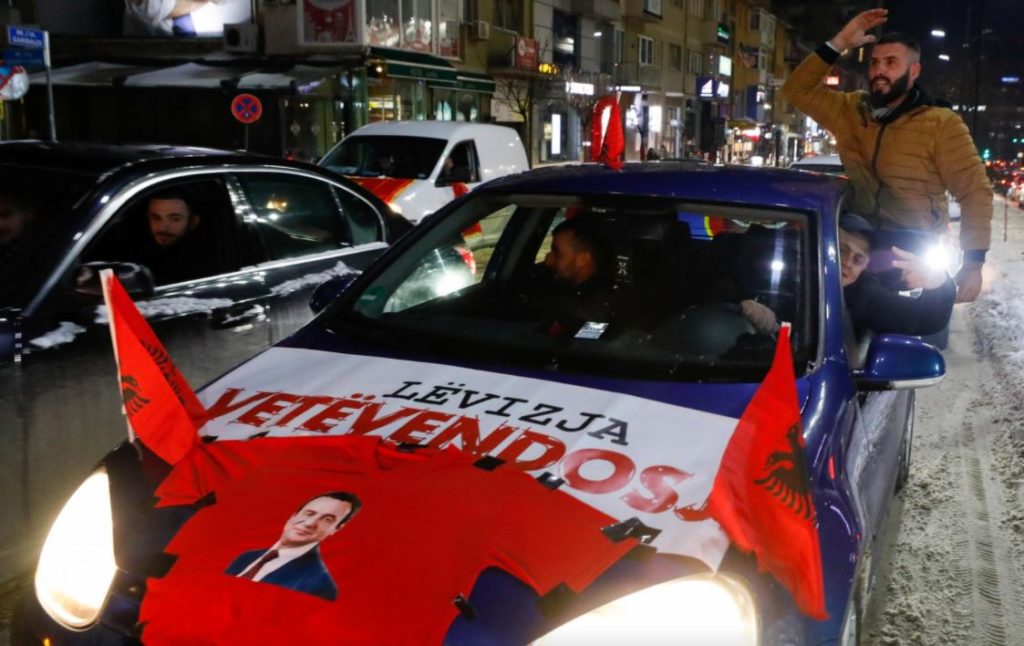 Κοσσυφοπέδιο: Νίκη χωρίς αυτοδυναμία για το LVV