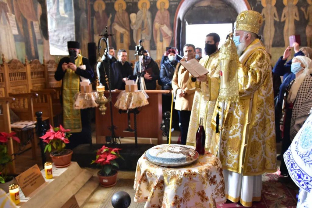 Rugăciuni pentru Mircea cel Bătrân, la Cozia | „A fost ataşat profund de Biserica Ortodoxă”