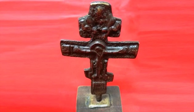 Αρχαιοκάπηλος προσπάθησε να πουλήσει Σταυρό του 19ου αιώνα