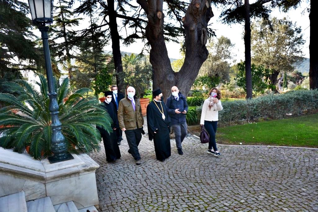 Επίσκεψη του Έλληνα Πρέσβη στη Θεολογική Σχολή της Χάλκης