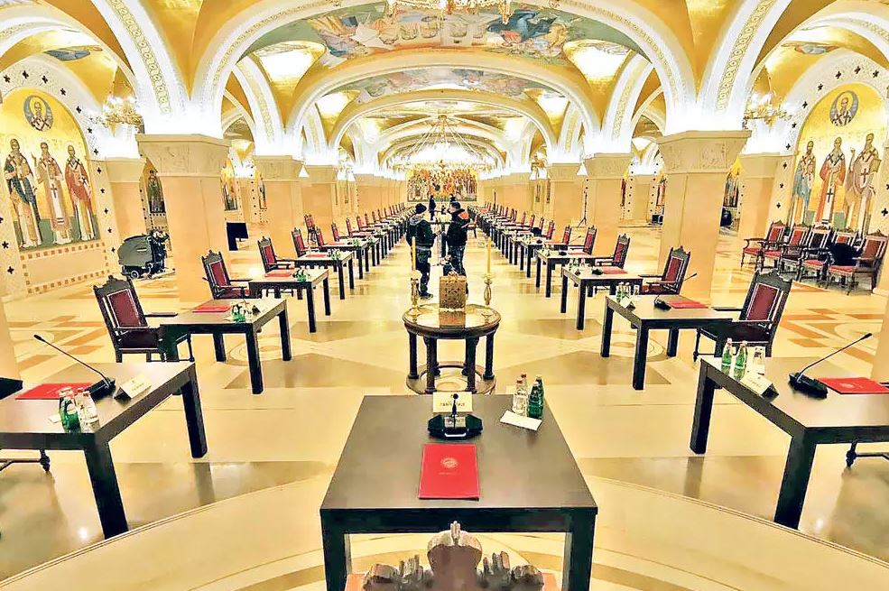 Βελιγράδι:  Σε εξέλιξη η διαδικασία εκλογής νέου Πατριάρχη Σερβίας – Η ψηφοφορία και η κλήρωση (φωτογραφίες)