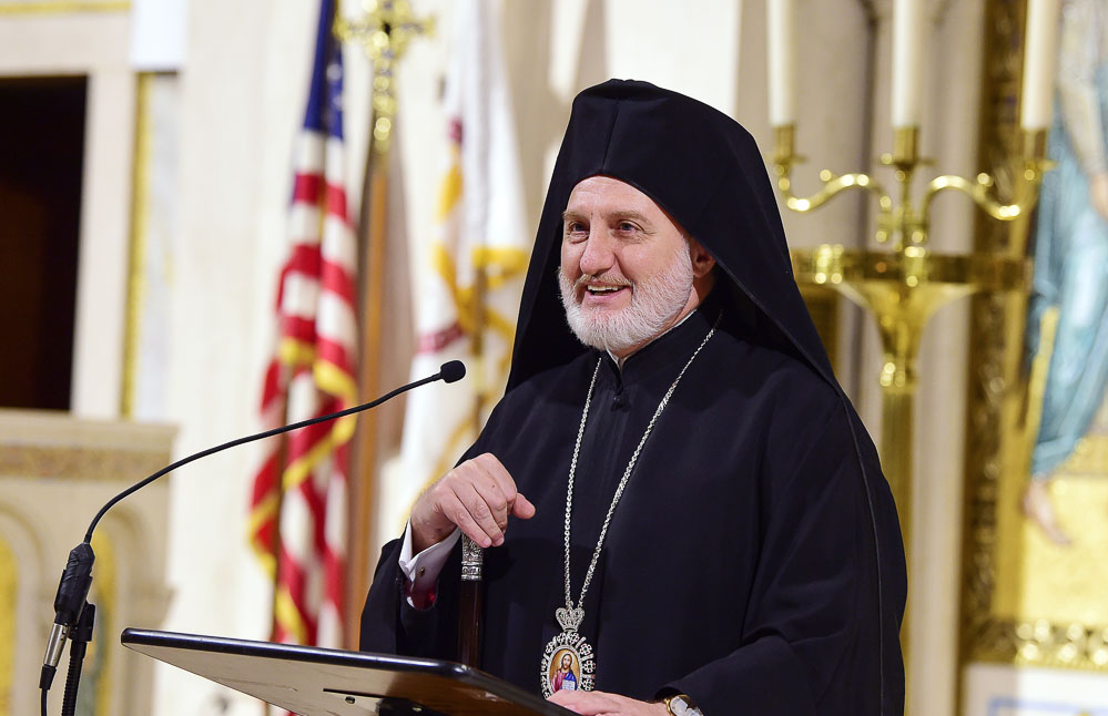 Ο Αρχιεπίσκοπος Αμερικής τιμάει την “Ηγεσία των 100”