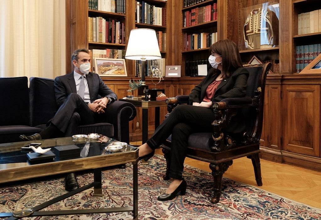 Συνάντηση ΠτΔ με τον πρωθυπουργό
