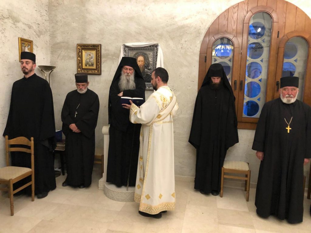 Вечерње праштања у манастиру Јасеновцу