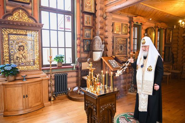 მოსკოვისა და სრულიად რუსეთის პატრიარქმა კირილემ პანაშვიდი გადაუხადა რუსეთის იმპერატორ პავლე პირველს, რომლის გარდაცვალებიდან (მკვლელობიდან) 220 წელი