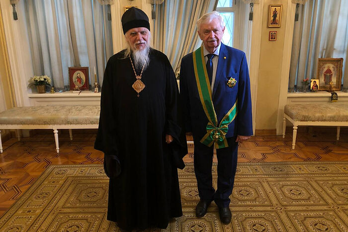 ПРЕДСЕДАТЕЛЬ СИНОДАЛЬНОГО ОТДЕЛА ПО ЦЕРКОВНОЙ БЛАГОТВОРИТЕЛЬНОСТИ ВРУЧИЛ АЛЬБЕРТУ ЛИХАНОВУ ОРДЕН ПРЕПОДОБНОГО СЕРГИЯ РАДОНЕЖСКОГО