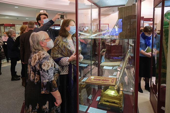 В САНКТ-ПЕТЕРБУРГЕ ОТКРЫЛАСЬ ВЫСТАВКА, ПОСВЯЩЕННАЯ 300-ЛЕТИЮ УЧРЕЖДЕНИЯ СВЯТЕЙШЕГО СИНОДА