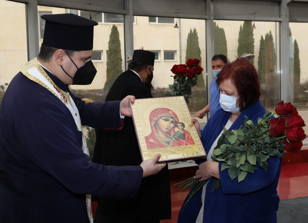 Bulgarian Church honors women health workers on Annunciation-holiday of women and mothers