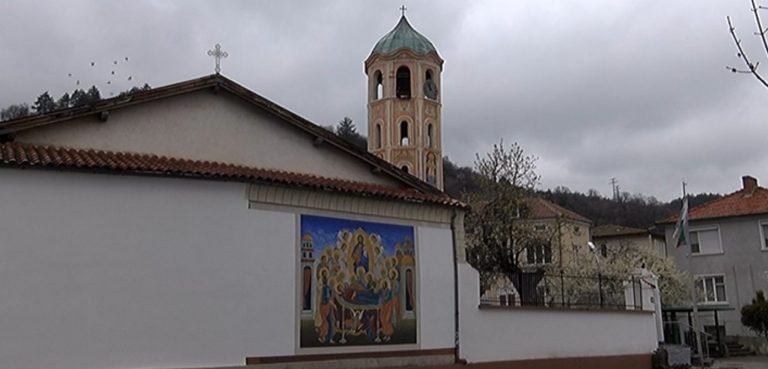 Стартира дарителска кампания за реставрация и на виенския часовник на храм „Успение Богородично“ в Асеновград