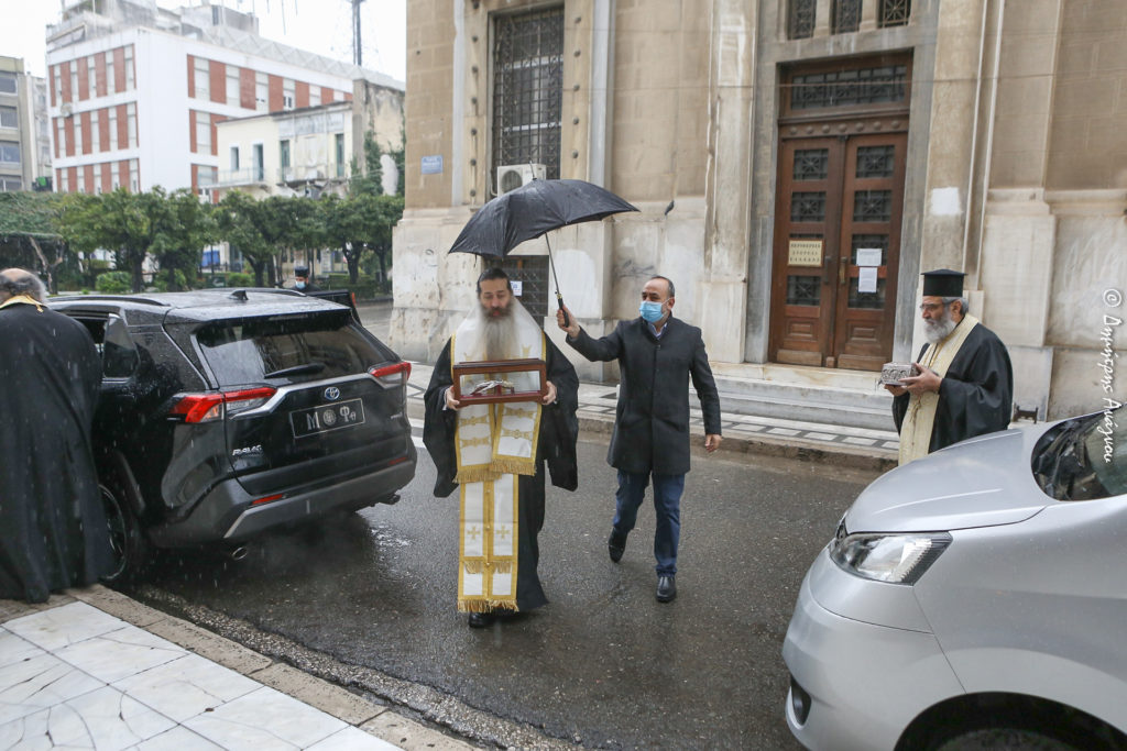 Με αυτοκινητοπομπή τα Λείψανα των Φθιωτών Αγίων