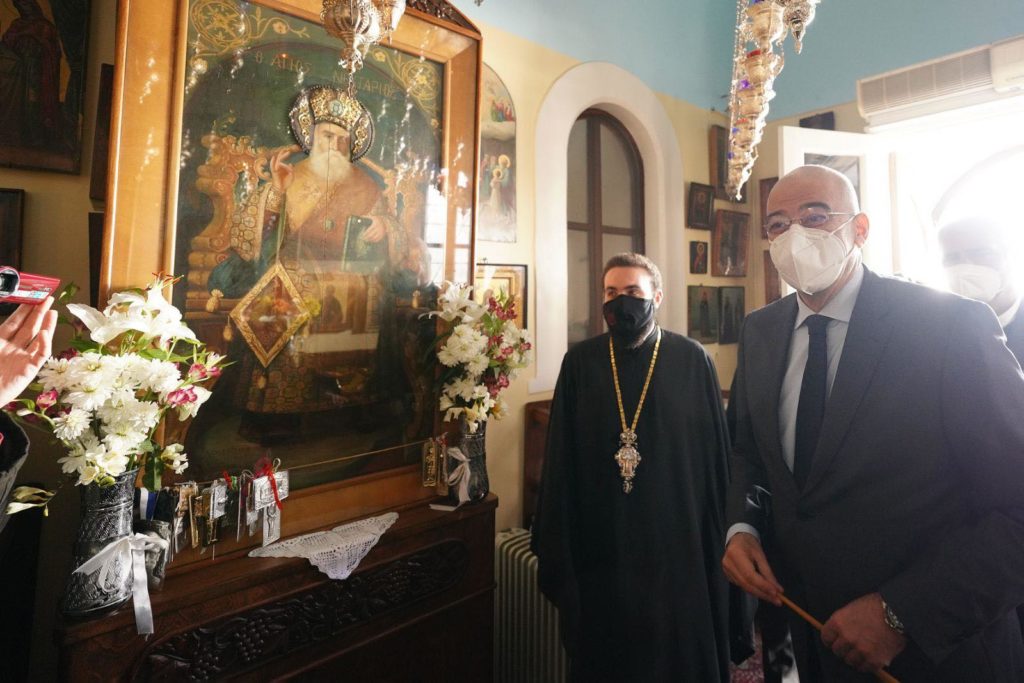 Ο Νίκος Δένδιας στον Άγιο Νεκτάριο Αιγίνης