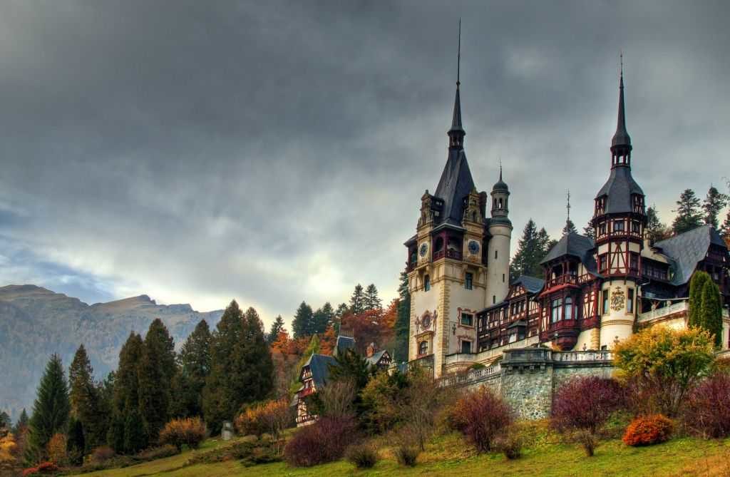 Va fi restaurat acoperişul Castelului Peleş