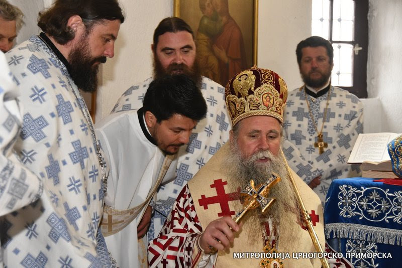 Владике Јоаникије и Кирило богослужили у Цетињском манастиру