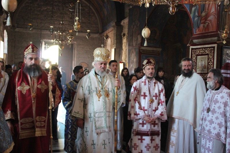 Недјеља месопусна – Литургија и помени Епископу Атанасију у Тврдошу и Требињу