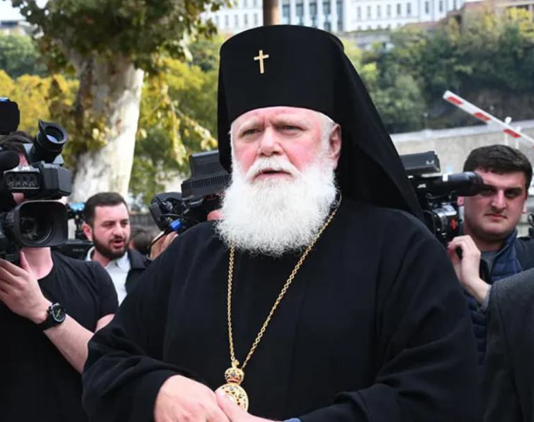 მეუფე ანტონი – გვინდა სიტუაცია დალაგდეს, ეკლესია სიმშვიდისკენ მოუწოდებს – ჯარი ჩვენ არა გვყავს, პოლიცია ჩვენ არა გვყავს, პატრულს დავურეკოთ? – რა გავაკეთოთ, უსუსურები ვართ!