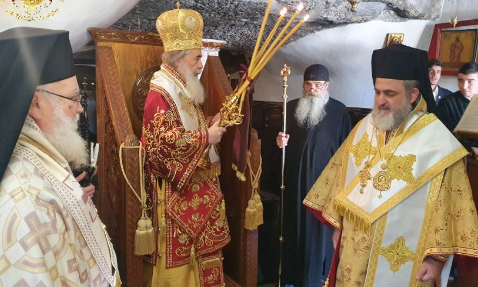 Иерусалимский Патриархат: ЕГО БЛАЖЕНСТВО ПАТРИАРХ ИЕРУСАЛИМСКИЙ ФЕОФИЛ СЛУЖИТ В МОНАСТЫРЕ СВЯТОГО ОНУФРИЯ