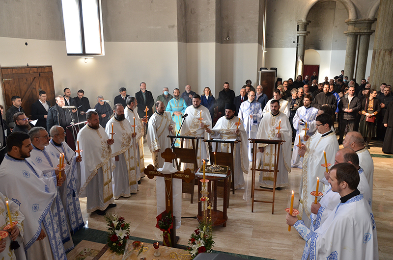 Заупокојена Литургија и годишњи помен владики Милутину