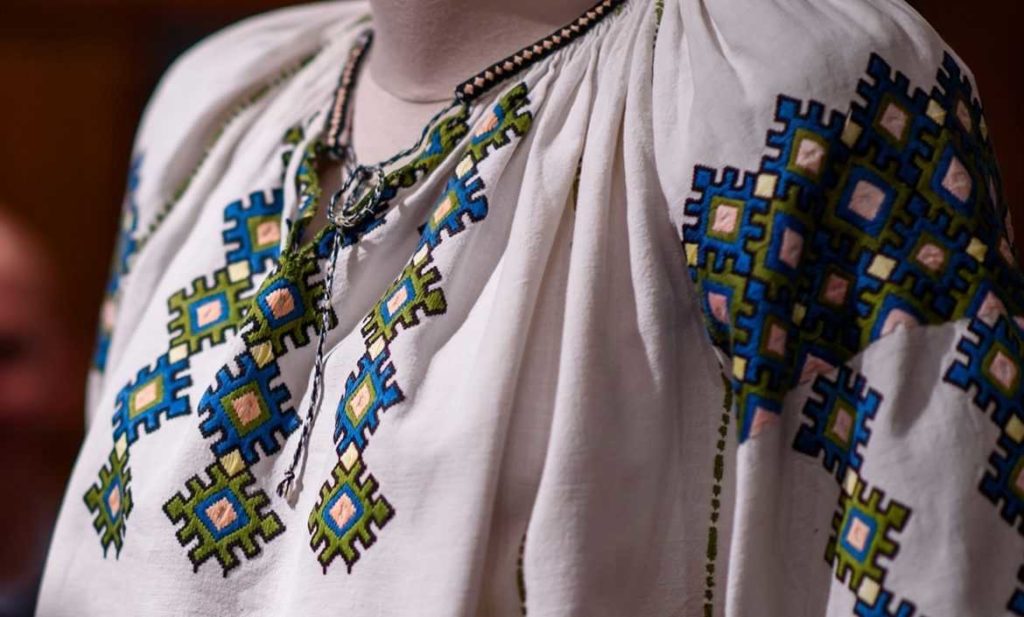 Dosarul „Arta cămăşii cu altiţă”, depus la UNESCO