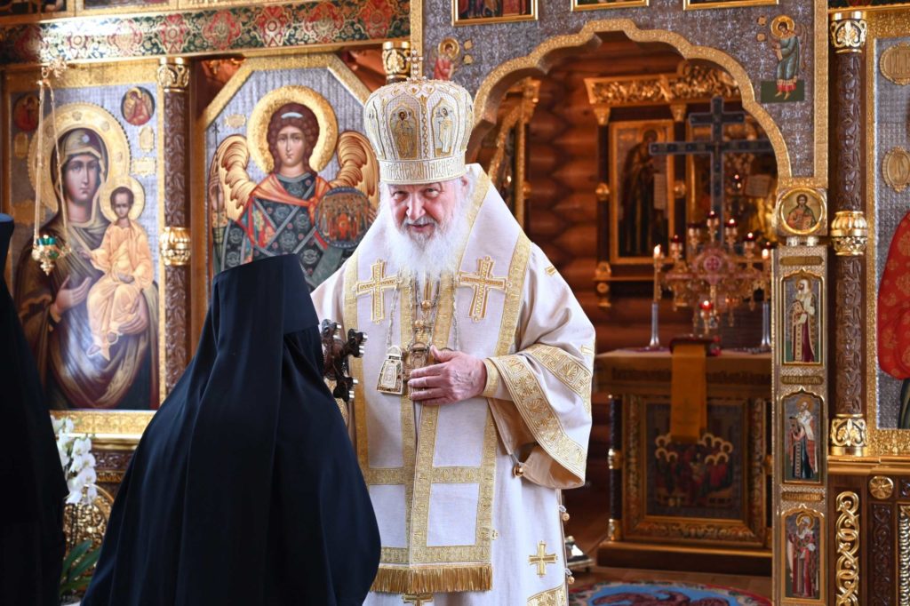 В Неделю о Страшном Суде Святейший Патриарх Кирилл совершил Литургию в Александро-Невском скиту