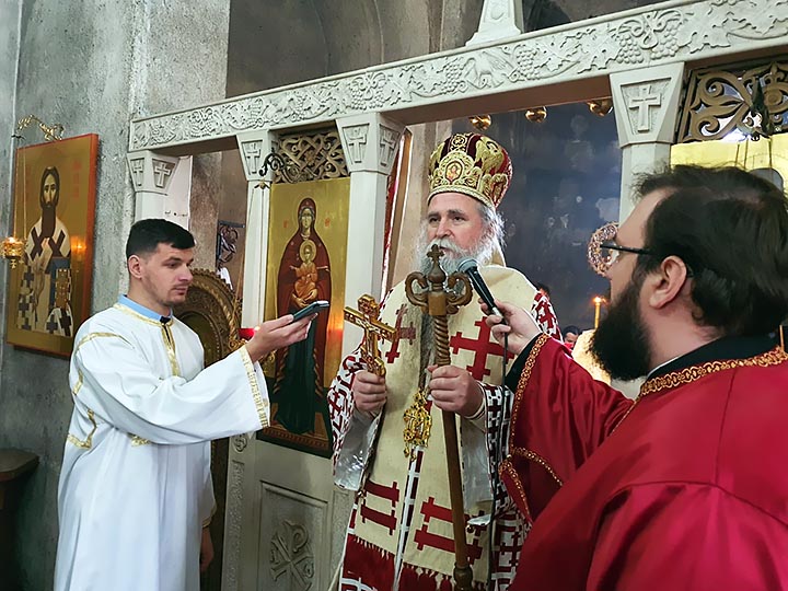 Владика Јоаникије на Недељу праштања: Ако опростимо ближњему своме и Бог ће нама опростити