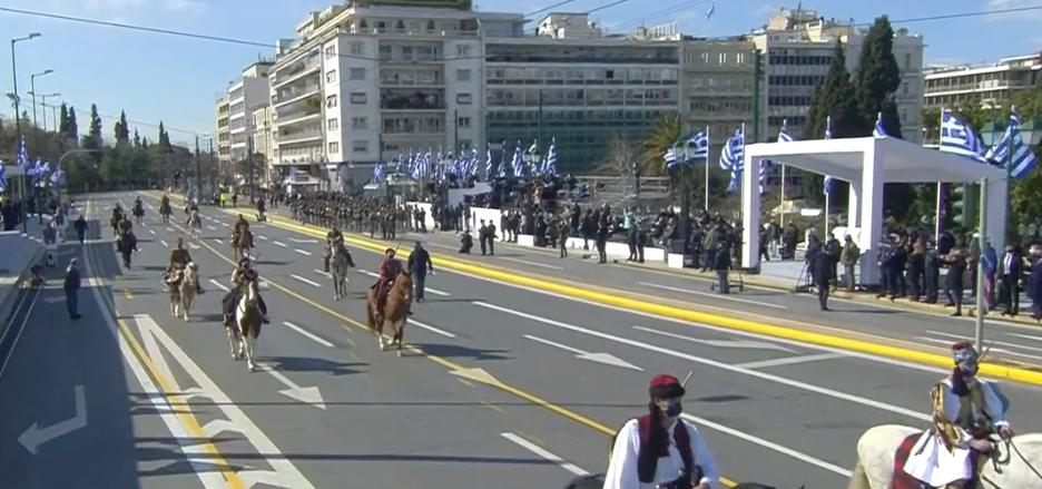 LIVE: Η μεγαλειώδης παρέλαση 200 χρόνια μετά…