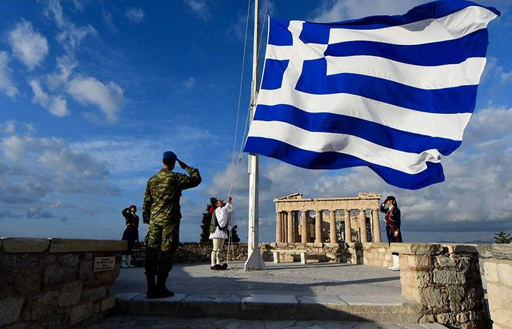 Η γαλανόλευκη υψώνεται παντού για να τιμήσει τους Αγωνιστές της Επανάστασης – Ξεκίνησαν οι πανηγυρικές εκδηλώσεις σε Ελλάδα και ομογένεια