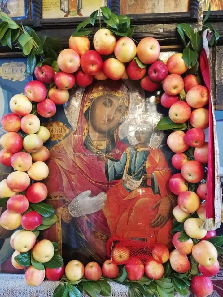 Χαιρετισμοί: Το έθιμο της Παναγίας της Χρυσομηλιώτισσας