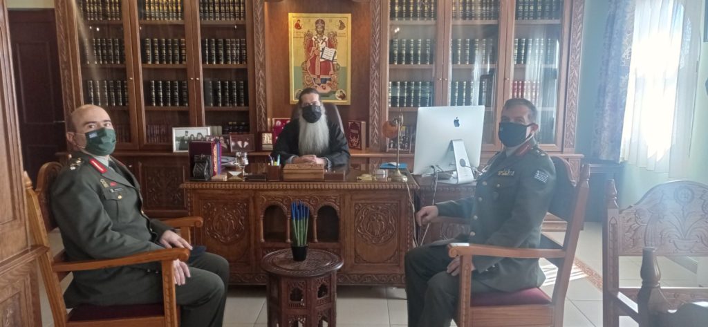 Στον Μητροπολίτη Συμεών ο νέος Φρούραρχος Λαμίας