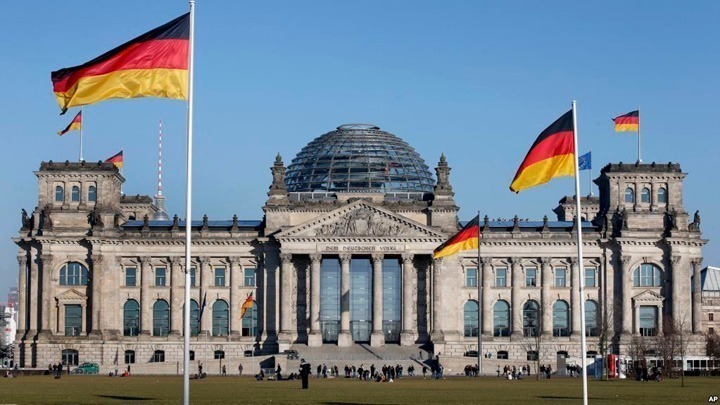 Βερολίνο: Να αποφεύγονται τα μη αναγκαία ταξίδια στο εξωτερικό