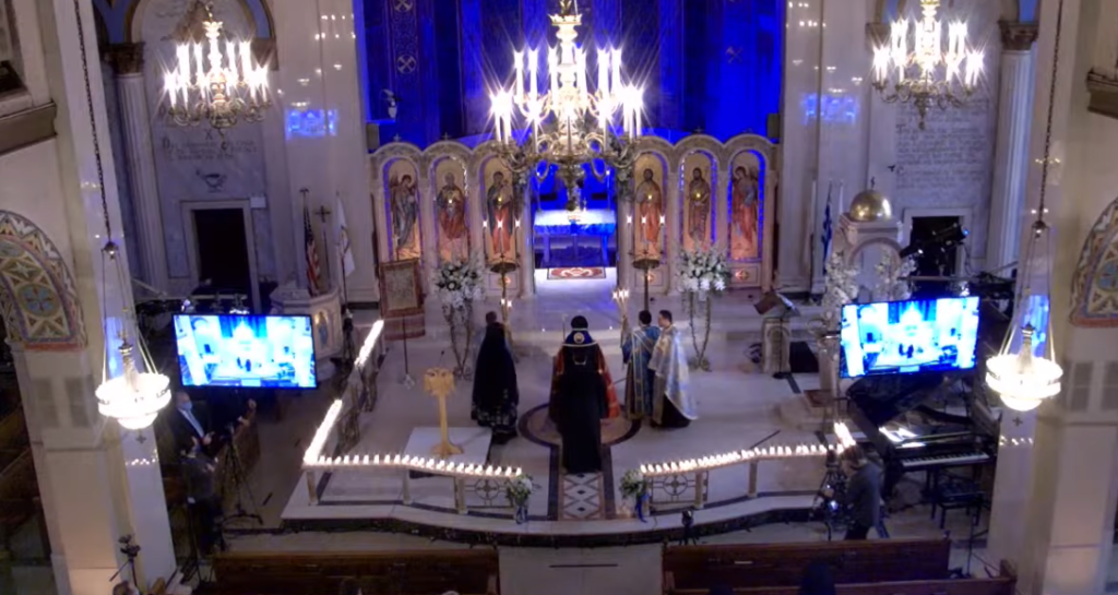 Молебен в кафедральном соборе св. Троицы на Манхеттене