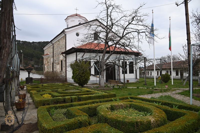 Архиерейско богослужение в девически манастир „Свето Въведение Богородично“, гр. Калофер