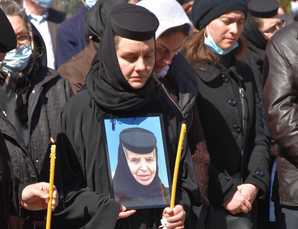 Maica Vartolomeia Popovici de la Schitul Cioclovina de Sus a fost înmormântată