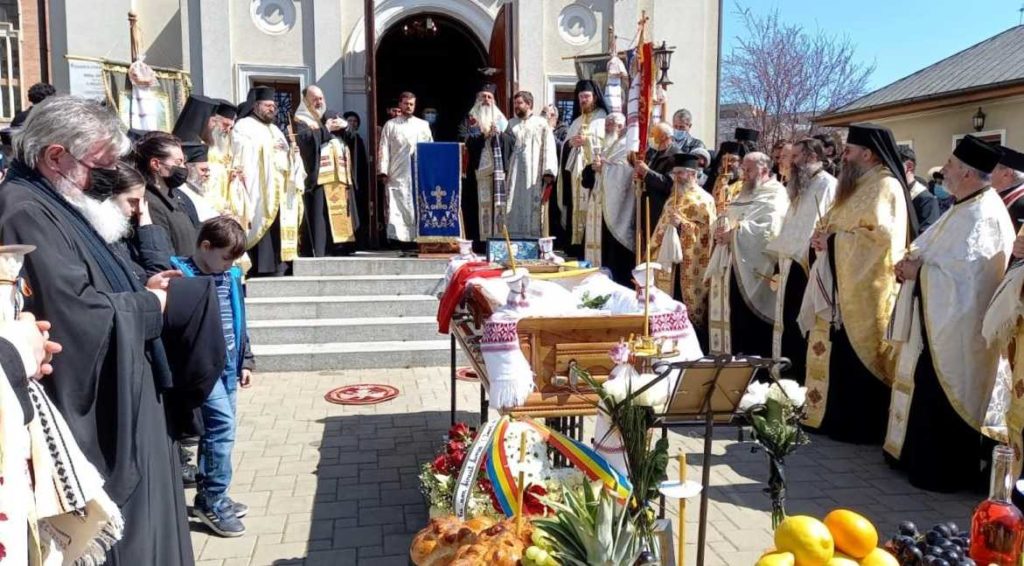 A fost condus pe ultimul drum Părintele Dumitru Merticariu