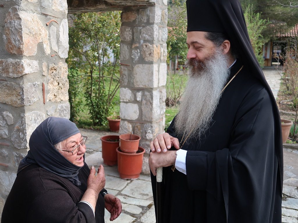 Μητροπολίτης Φθιώτιδος: Ένα κερί ευγνωμοσύνης