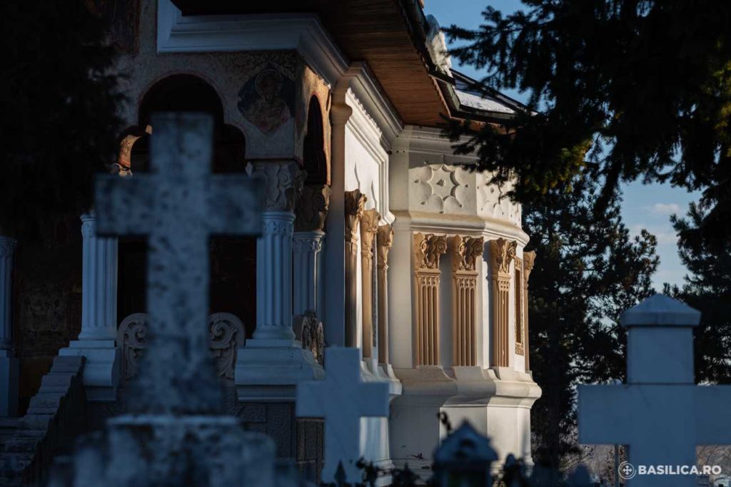 În pastorala de Paşti, ÎPS Andrei condamnă o practică păgână: „morții se înhumează și nu se incinerează”