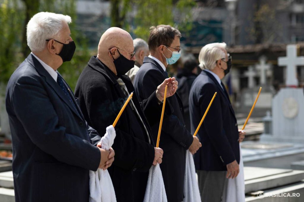 Academia respectă datina pomenirii celor adormiți înainte de Paști. PS Varlaam: Este și un act de cultură