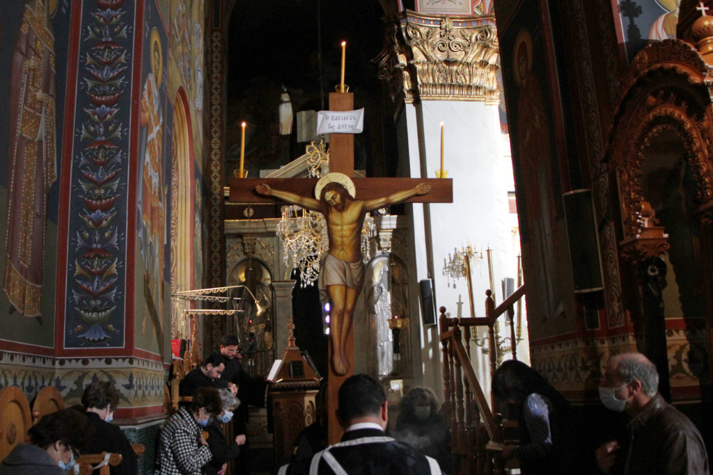 Η Ακολουθία των Αχράντων Παθών στον Μητροπολιτικό Ναό Καλαμάτας